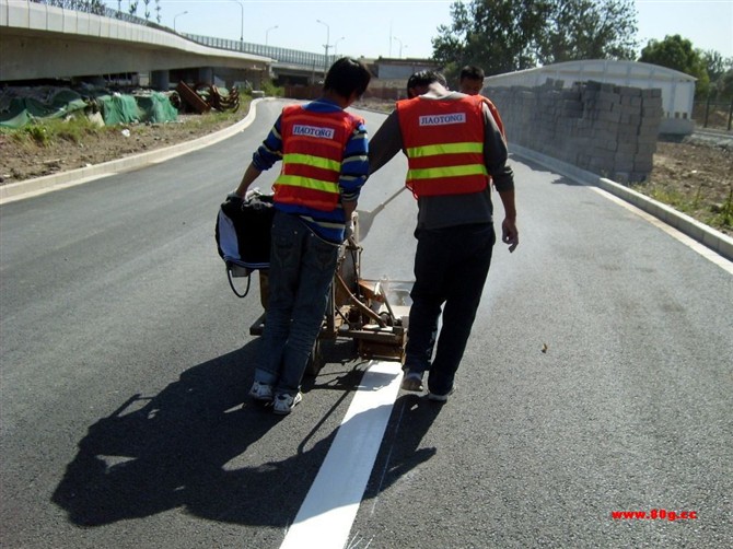 重庆厂区道路划线施工